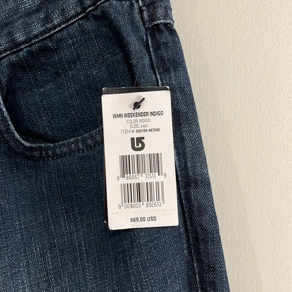 NWT BURTON Weekender Straight Leg Jeans Snowboard Indigo Dark Denim Women’s 24 - Picture 7 of 10